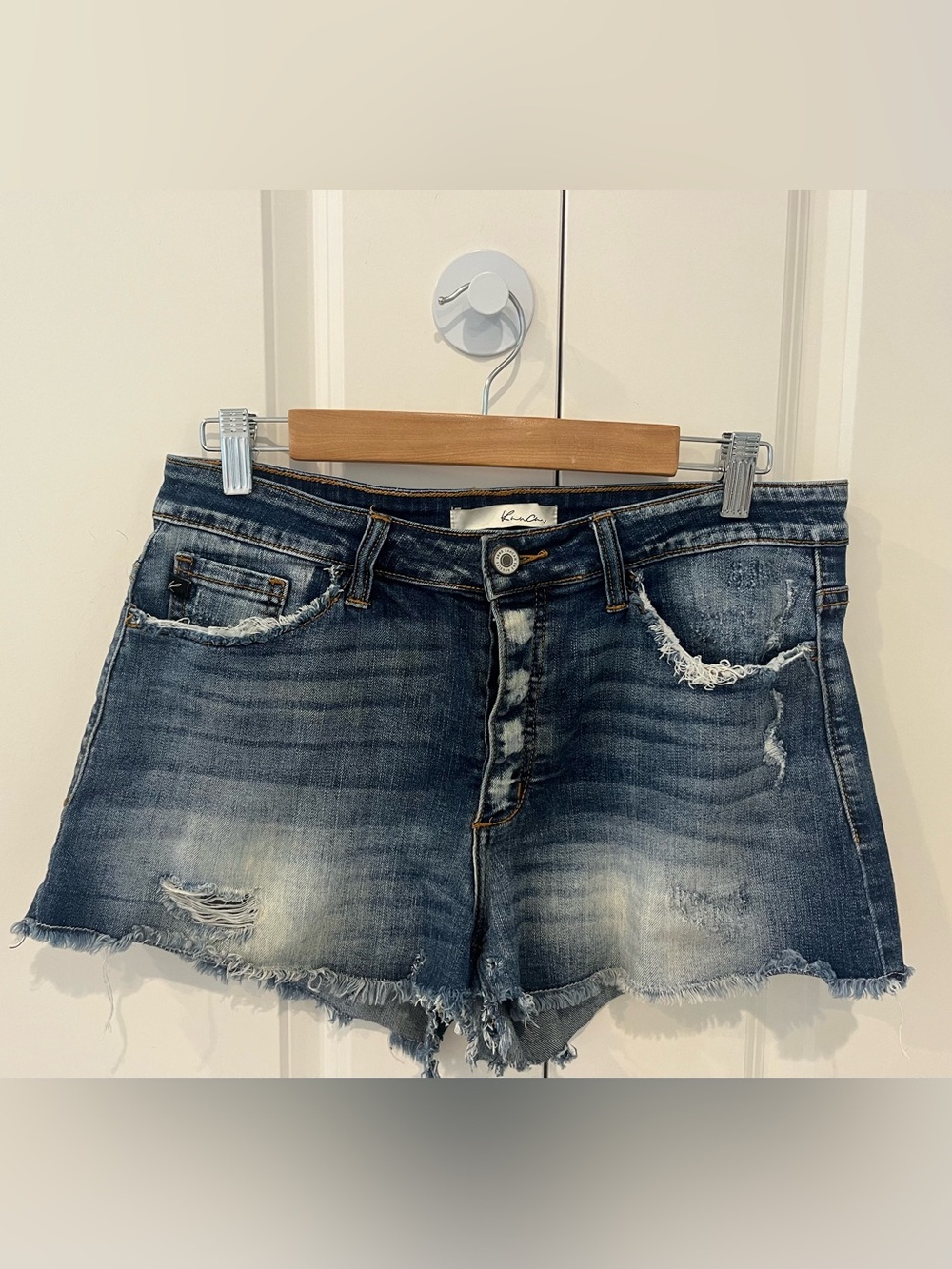 KanCan women’s large button up distressed jean cutoff denim shorts 2.5” inseam